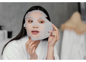 Why the Japanese Face Masks Are So Good and How to Choose Them